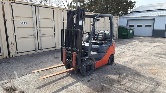 Toyota 8FGU18 Pneumatic Forklift