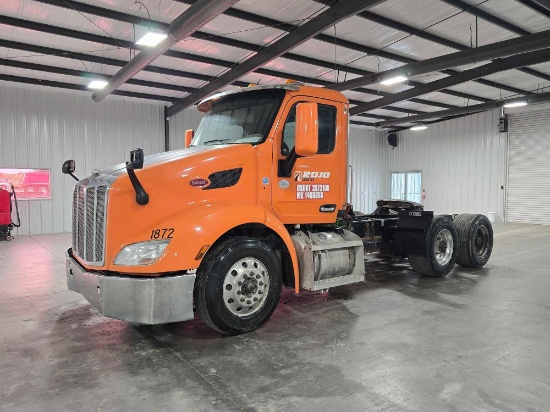 2018 Peterbilt 579 Day Cab Truck Tractor