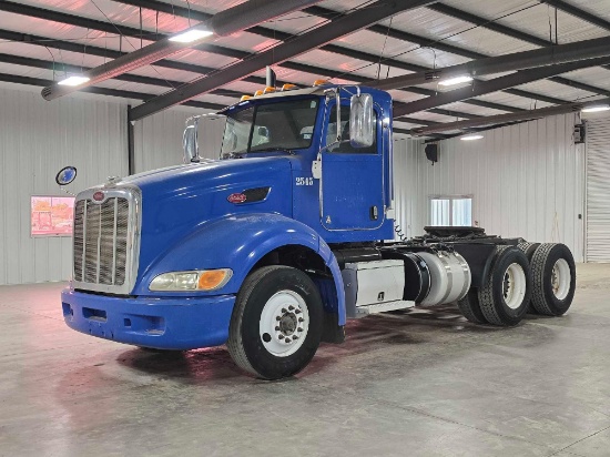 2013 Peterbilt 386 Day Cab Truck Tractor