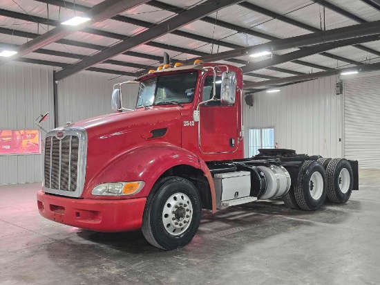 2013Peterbilt 386 Day Cab Truck Tractor
