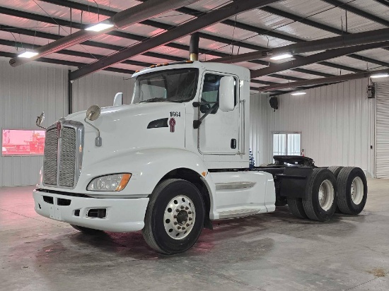 2009 Kenworth T600 Day Cab Truck Tractor