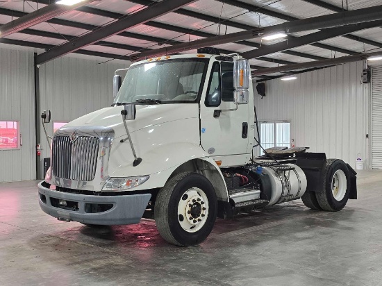 2015 International 8600 SBA Day Cab Truck Tractor