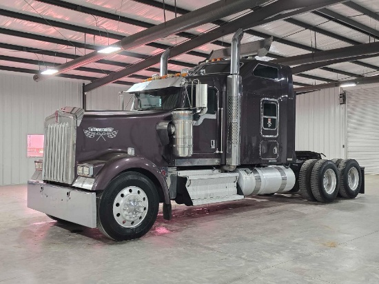 2009 Kenworth W900 Sleeper Truck Tractor