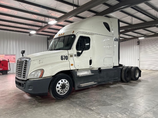 2017 Freightliner Cascadia 125 Sleeper Truck Tractor