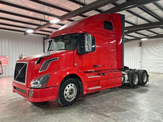 2014 Volvo VNL Sleeper Truck Tractor