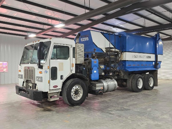 2015 Peterbilt 320 Garbage Truck