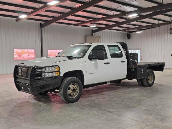 2013 Chevrolet Silverado Flatbed Truck