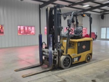 Caterpillar EC25EN2 Electric Forklift