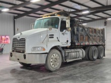 2006 Mack CXN613 Dump Truck