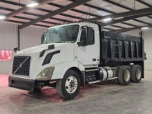 2016 Volvo VNL Dump Truck