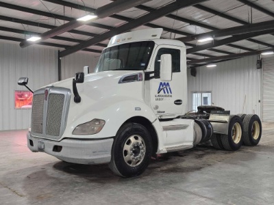 2015 Kenworth T680 Day Cab Truck Tractor