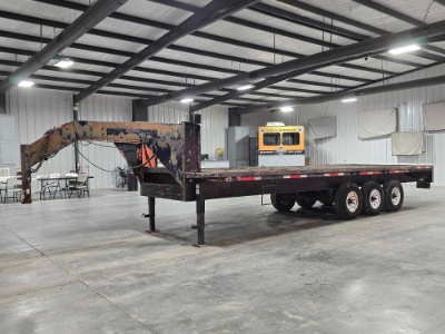 Tri-Axle Gooseneck Flatbed Trailer