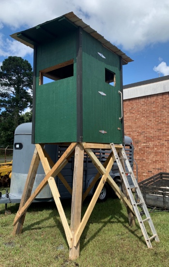 Deer Stand Appox 6 ft Tall 4x5 Inside