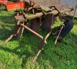 International 2pt Quick Hitch 3 disc plow