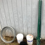 (6) Post/2 buckets Quik Rok/2 rolls wire