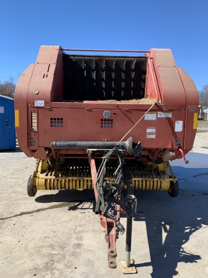 New Holland BR780 Baler with extra Sweep Header