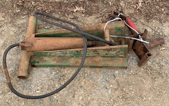 Hydraulic hoist dump trailer