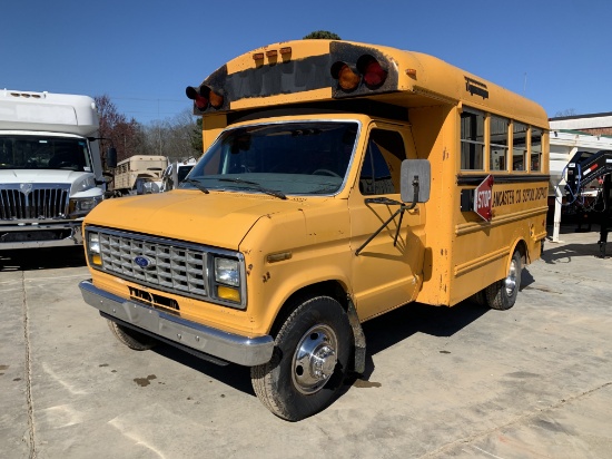 1987 Ford Bus VIN 8573