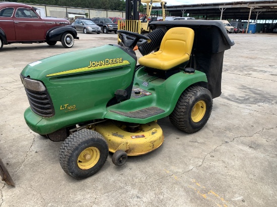 John Deere LT160 Mower Automatic with JD bagger