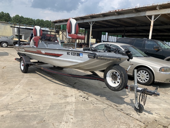 Bass Tracker TXS17 w/ Mercury 50 four stroke motor