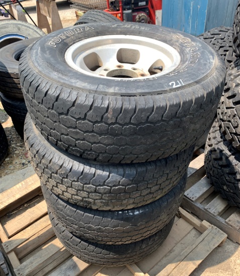 Set of 4 wheels and tires