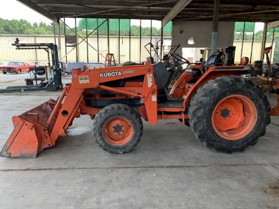 Kubota 3010 4x4 with LA 482 Loader