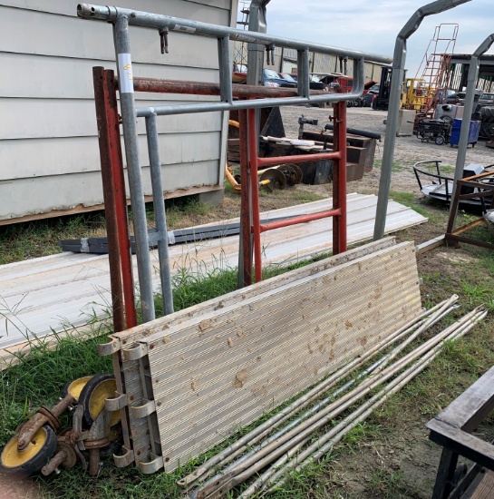 (2) scaffolds / (2) alumium walkboards / 4 wheels