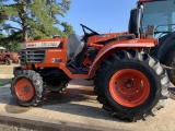 Kubota B2400 4x4 HST Tractor