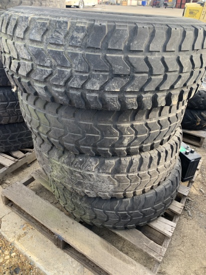 9 Tires with 5 Rims Good year Wrangler MT Military