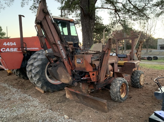 Ditch Witch R40 4WD Trencher / Backhoe