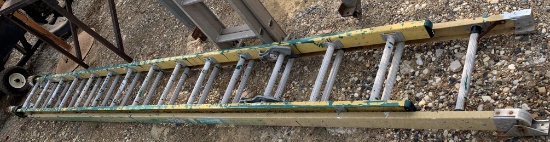 Fiberglass extension ladder Yellow