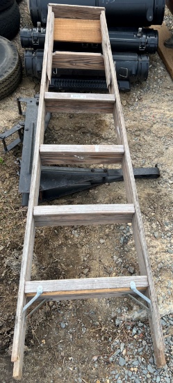 Tank / wood ladder / jack