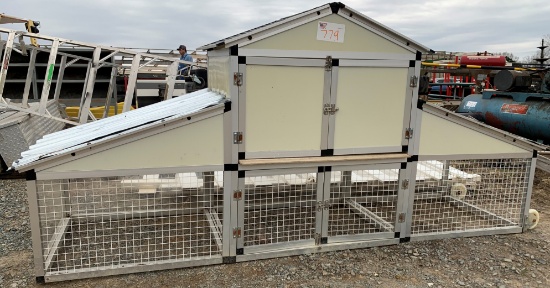 Chicken Coop with Vinyl fencing