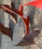 1 pt hitch 1 Bottom Plow