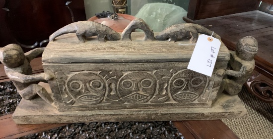 CARVED WOOD AFRICAN ART BOX
