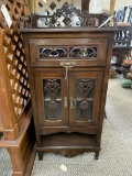 CHOCOLATE CABINET