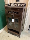 CHOCOLATE CABINET