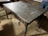 KNEE HOLE DESK