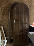 ARCHWAY DOOR WITH CASING