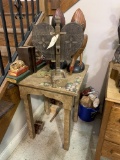 MIXED LOT OF PAINTED TABLE, WOOD CHICKENS, ETC