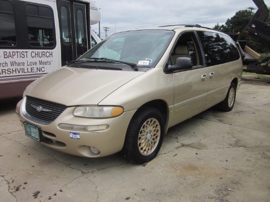 1998 Chrysler Town & Country Van VIN 5779