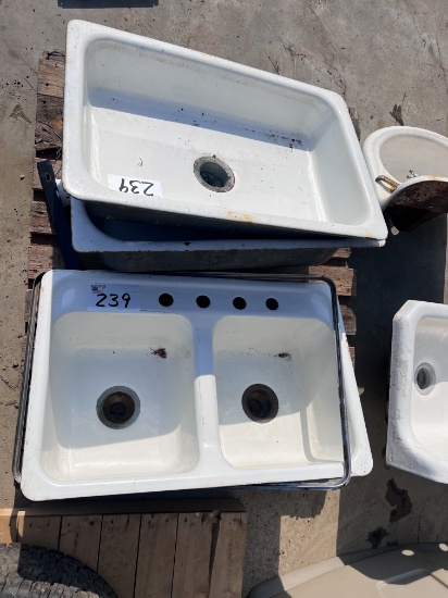 Lot of 3 Vintage Sinks  (2 Single, 1 Double)