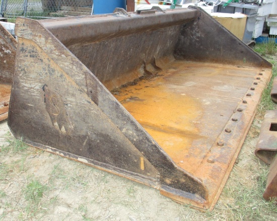 Solesbee's 6.5ft Bucket with bolt on bottom blade