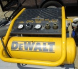 Dewalt 2 gallon 150 PSI Trim compressor/Nailers