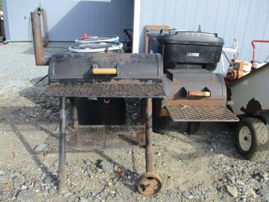 Heavy Built Charcoal Grill/Smoker