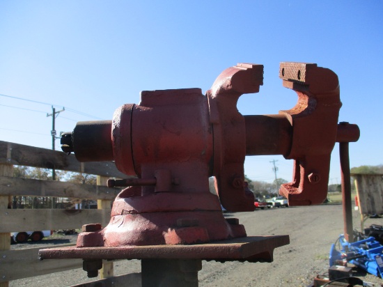 Vise 4" jaws on stand