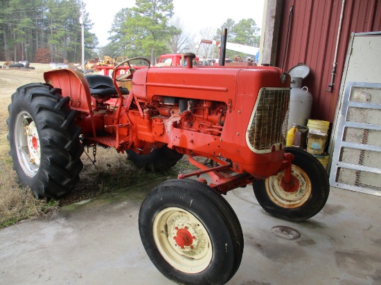 Allis-Chalmers D17 Tractor