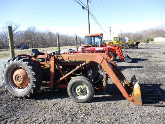Massey Ferguson135 Diesel Tractor wFrontend Loader