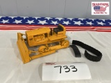 Caterpillar D6 Track-doser Diecast Model