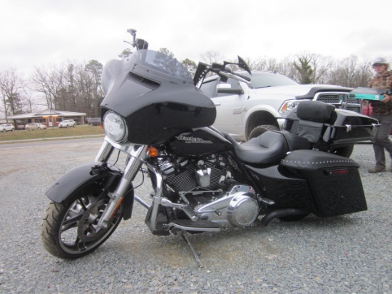 2017 Harley Davidson FLHX Street Glide VIN 8179